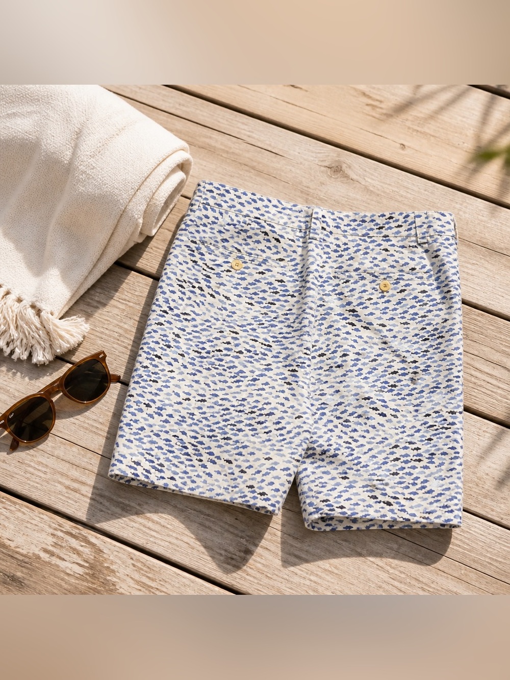 VINEYARD VINES Men's White Blue Breaker Shorts All Over Fish Print Size 34 - Picture 13 of 13